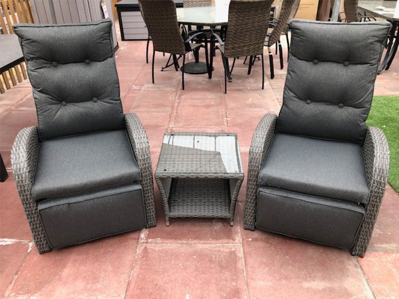 Reclining Rattan Leo Bistro Set + Built in Footrests ... (800 x 600 Pixel)