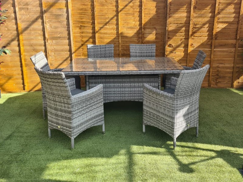 The range 6 seater store table and chairs