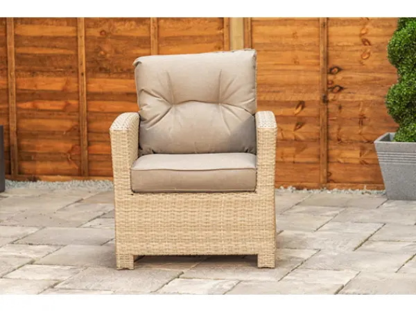 A Seamless Blend of Lounge & Dining