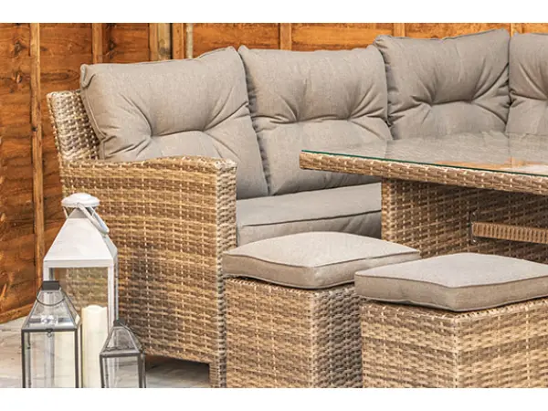 Comfortable, Thick Cushions for Long Periods of Relaxing