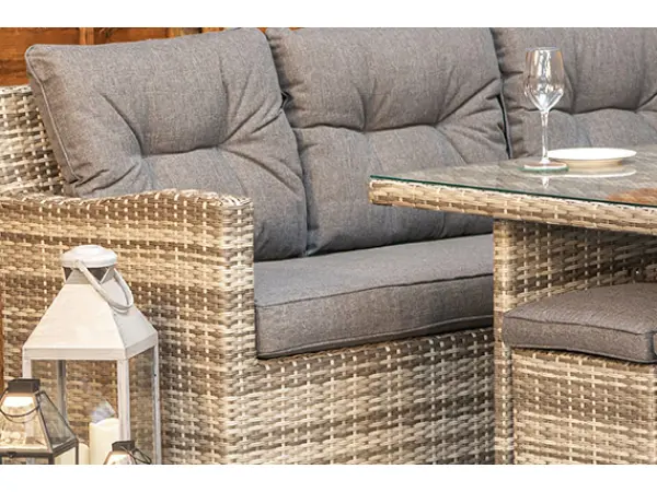 Comfortable, Thick Cushions for Long Periods of Relaxing